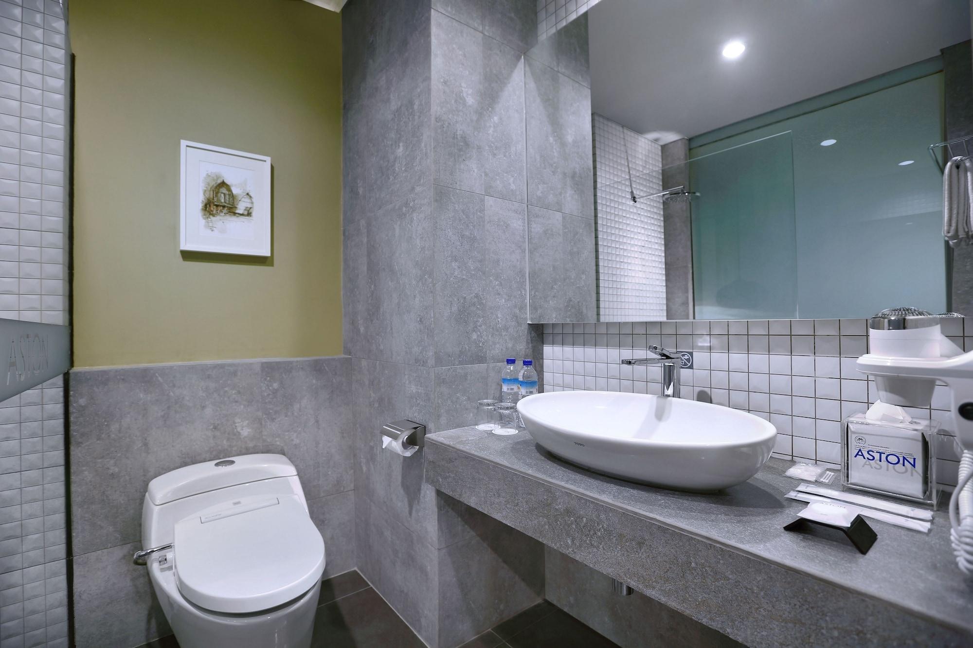 Aston Inn Mataram Exterior photo