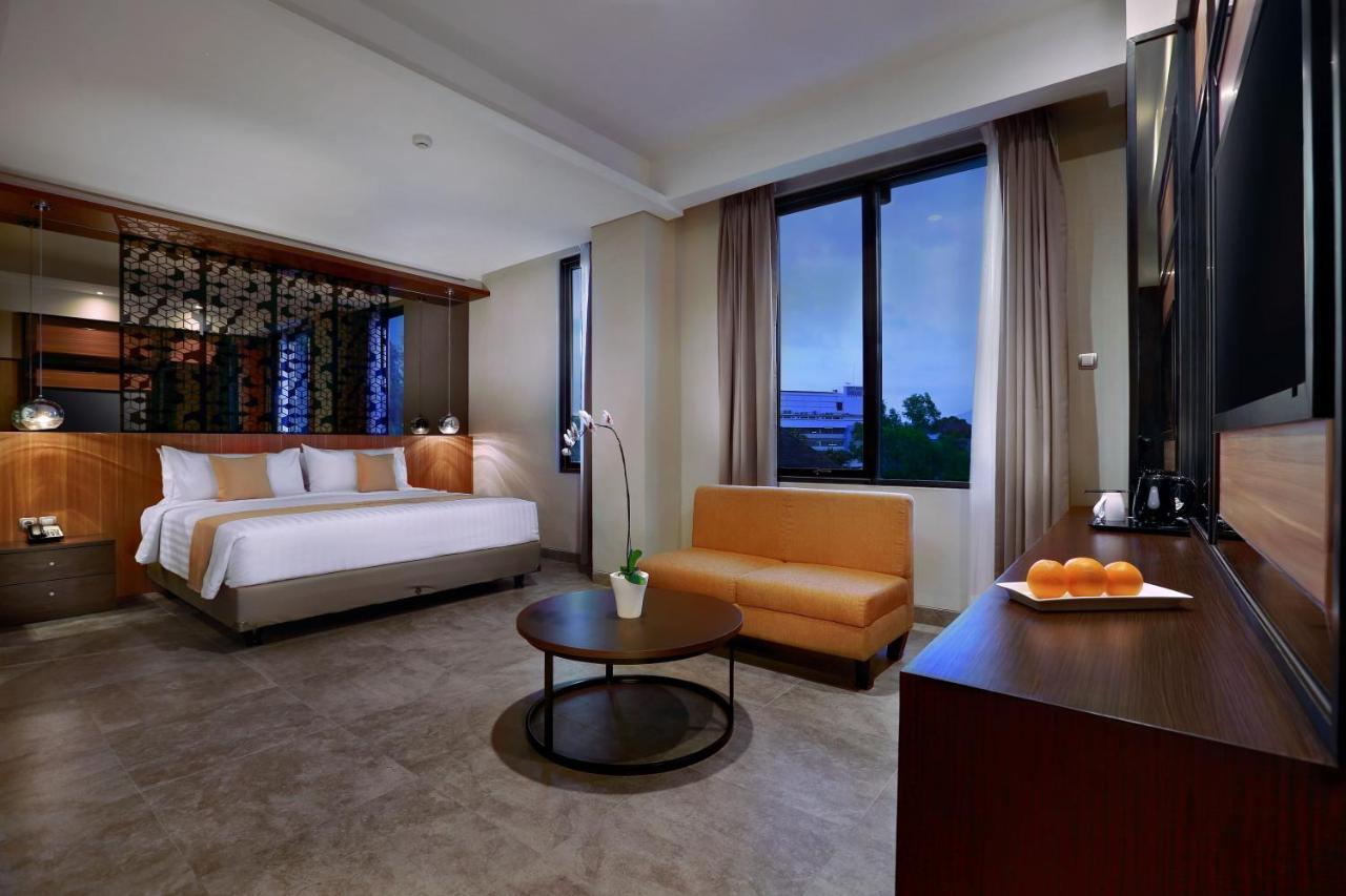 Aston Inn Mataram Exterior photo