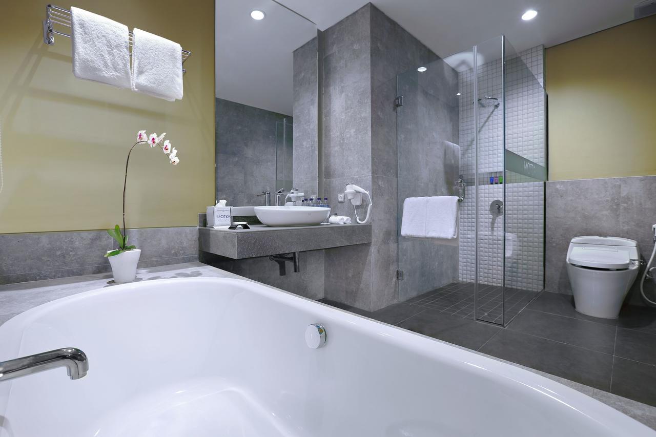 Aston Inn Mataram Exterior photo